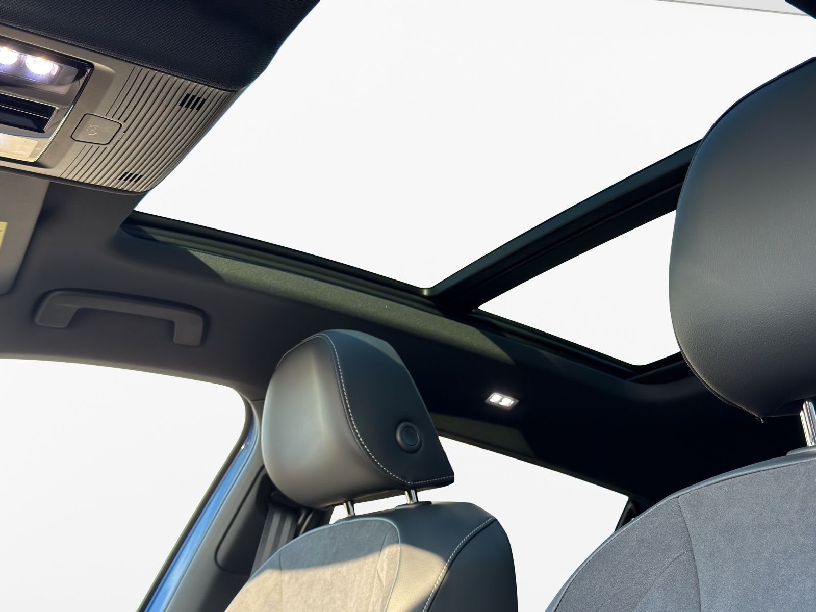 Volkswagen T-Roc - Bild 10
