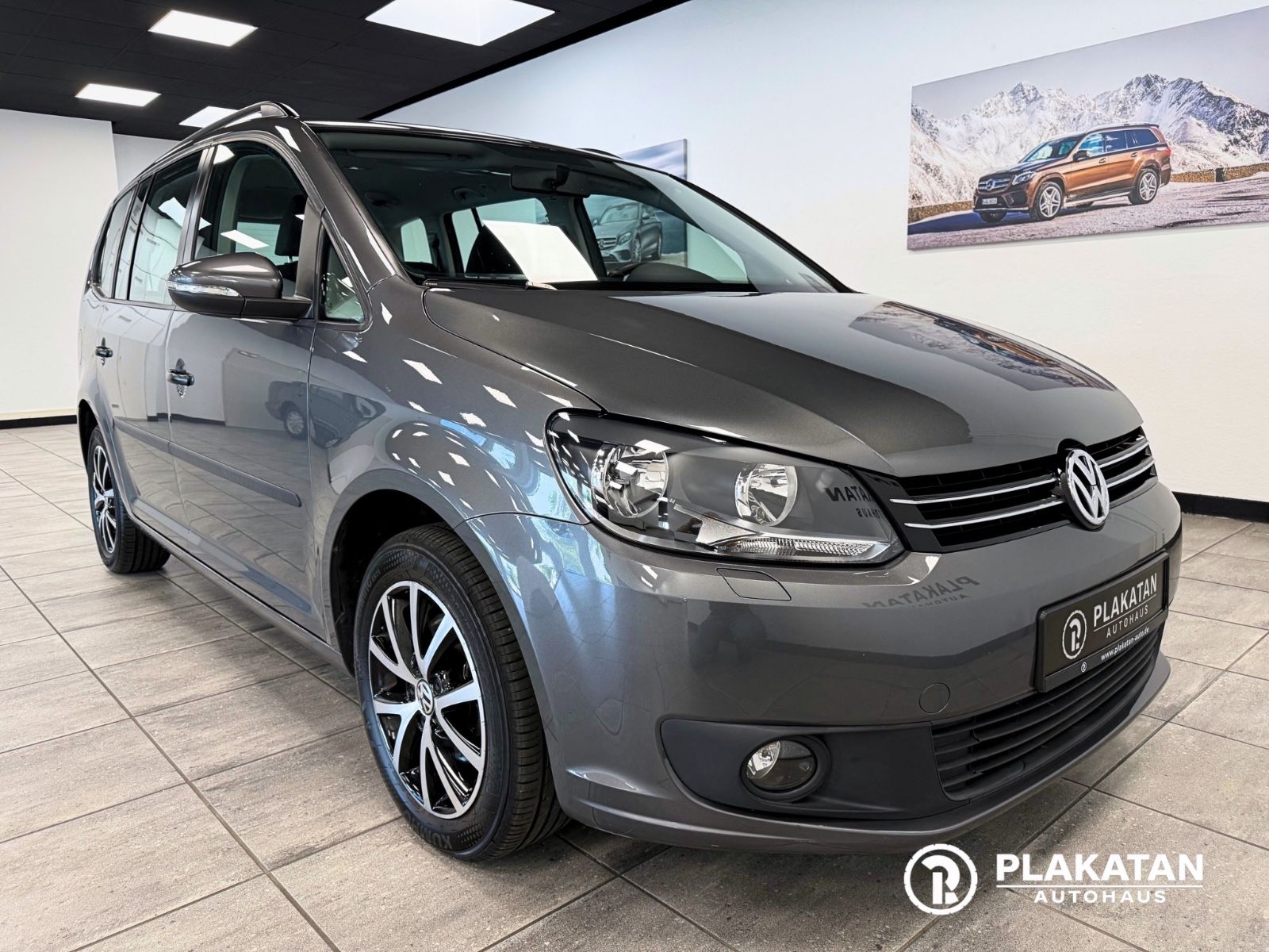 Fahrzeugabbildung Volkswagen Touran Zahnriemen Neu, Parksensoren, TÜV Neu,