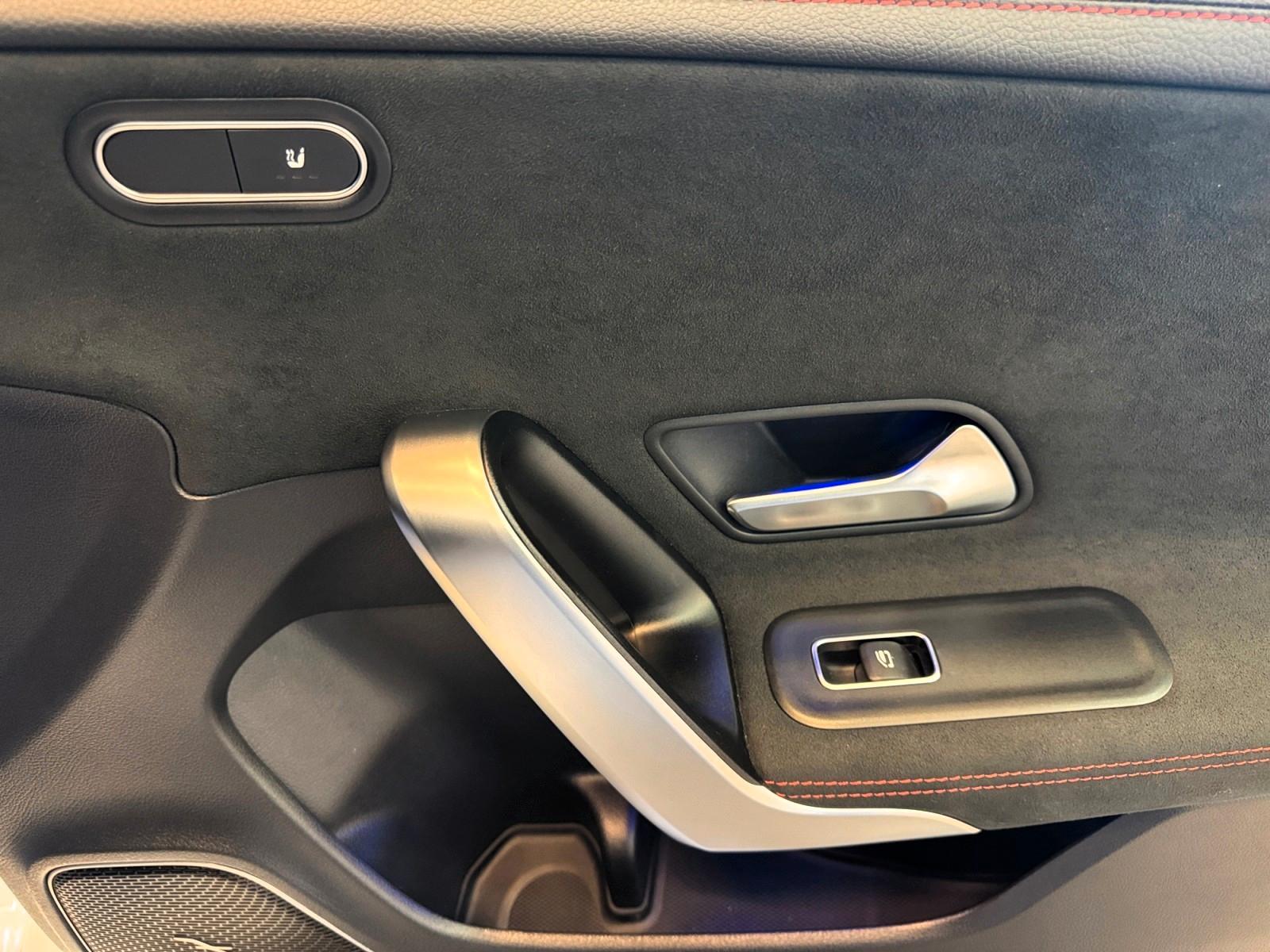 Mercedes-Benz CLA 4MATIC Coupé / Pano / LED, миниатюра 27