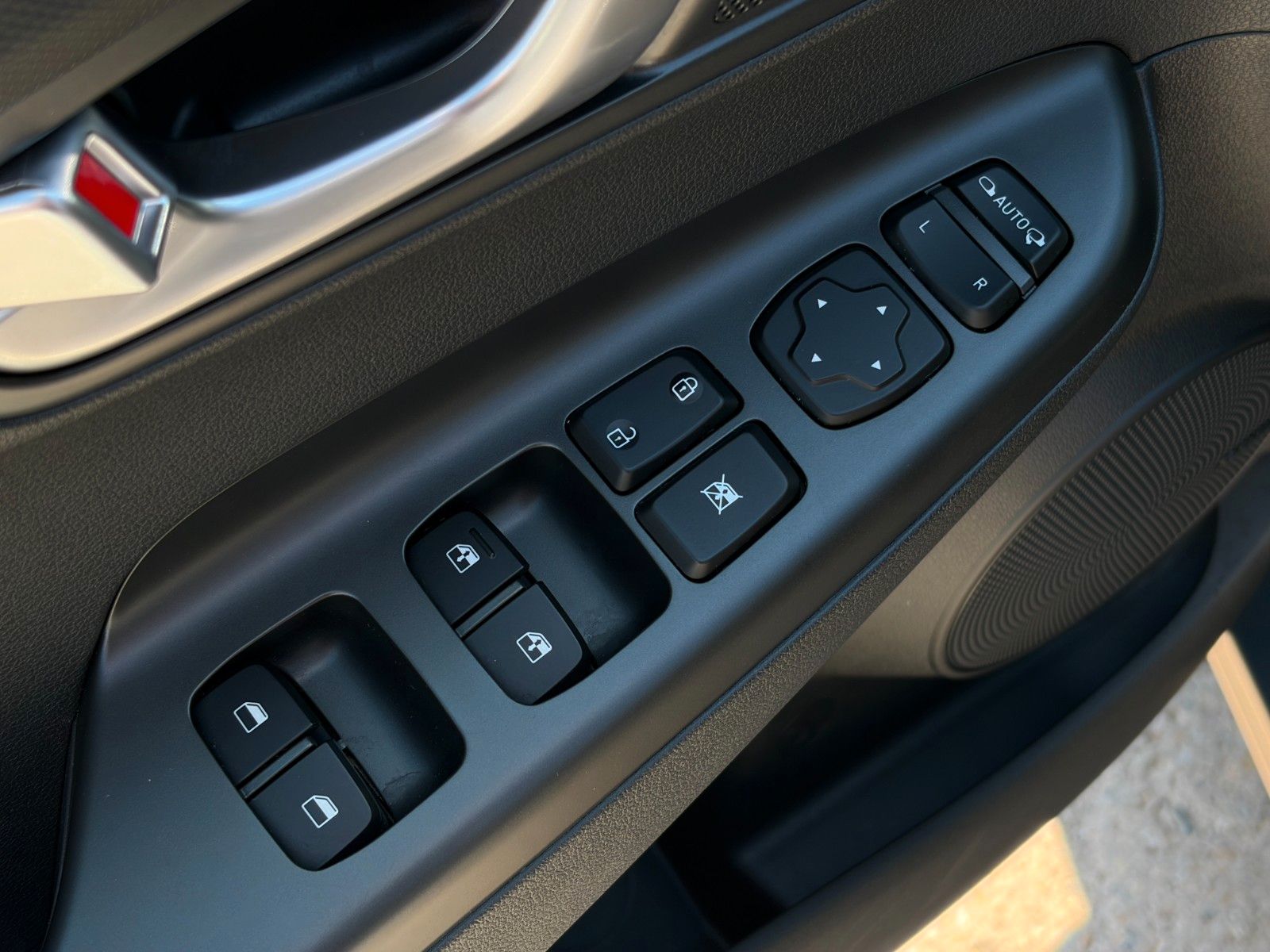 Fahrzeugabbildung Hyundai KONA E Trend 2WD CarPlay Schiebedach ACC CAM HuD