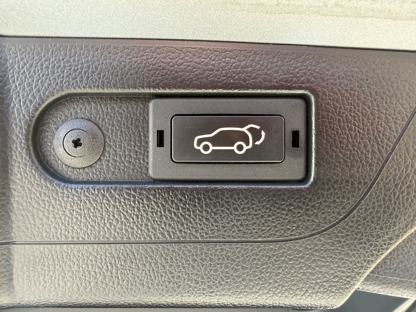 Fahrzeugabbildung KGM Rexton 2.2 AWD AT Sapphire Leder+SHZ+LHZ+Kamera