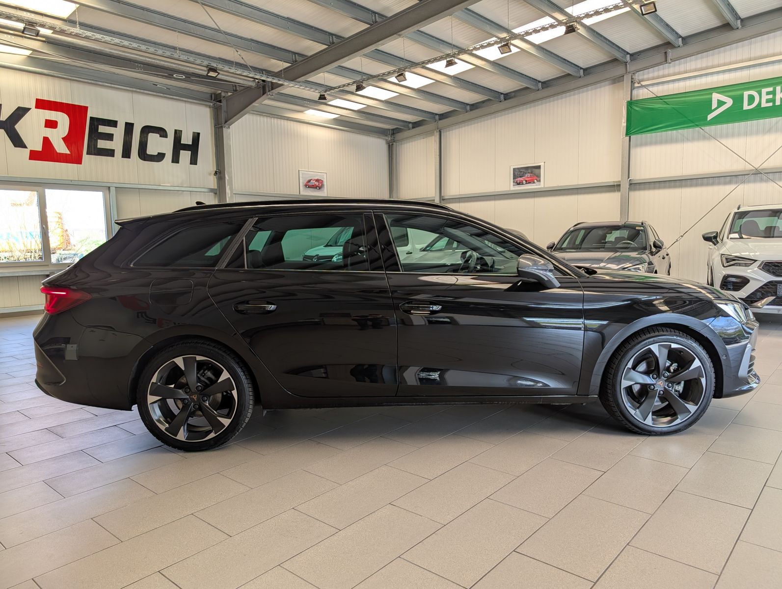 Fahrzeugabbildung CUPRA Leon 1.5eTSI DSG Matrix Kamera Vision+ Full Link