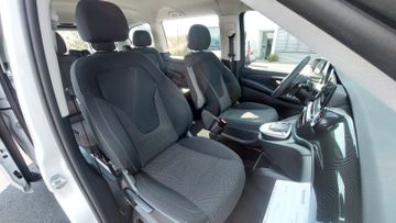 Mercedes V 220 - 7