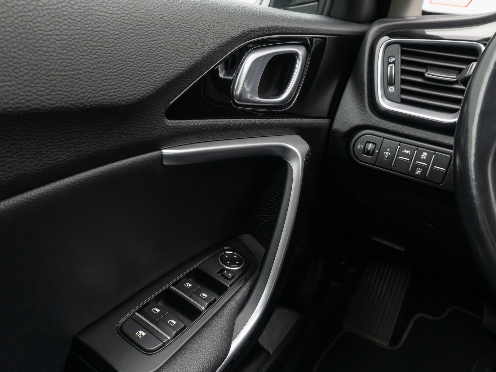 Fahrzeugabbildung Kia Ceed Vision Kamera Tempomat Navi Komfort DAB LM
