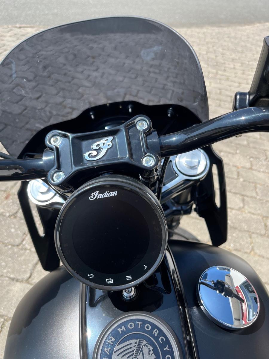 Indian Sport Chief RT Black Smoke Aktion Model 2025