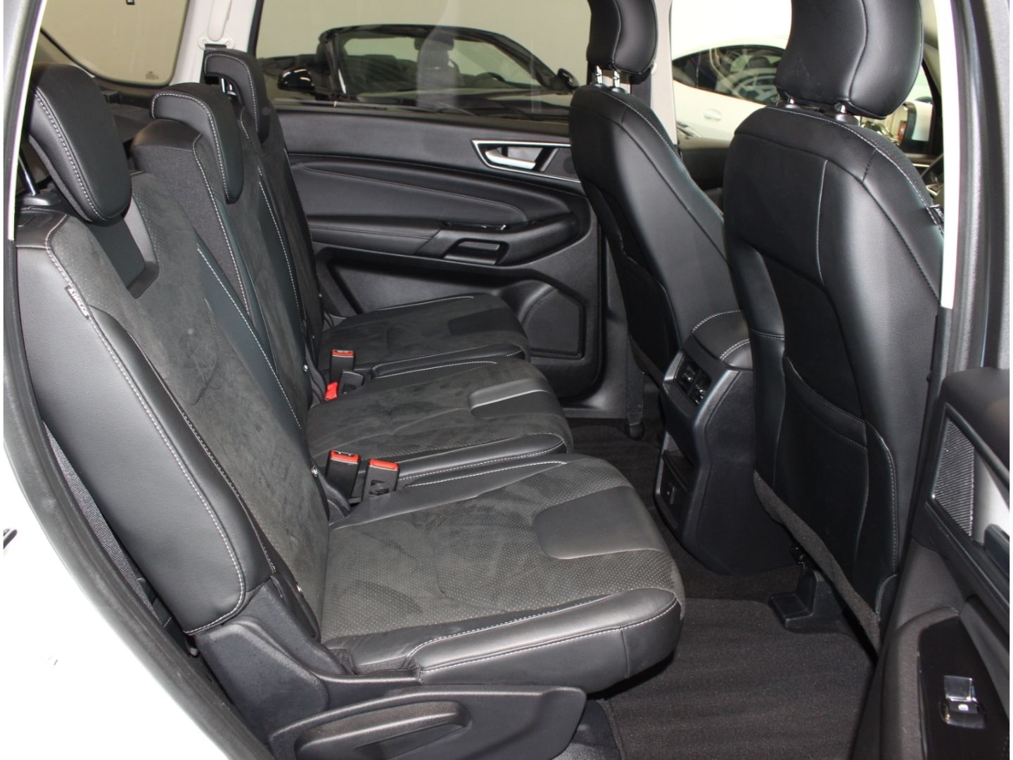Fahrzeugabbildung Ford S-Max Titanium 2.0 TDCi 7-Sitzer 2.Hand*AHK*LED