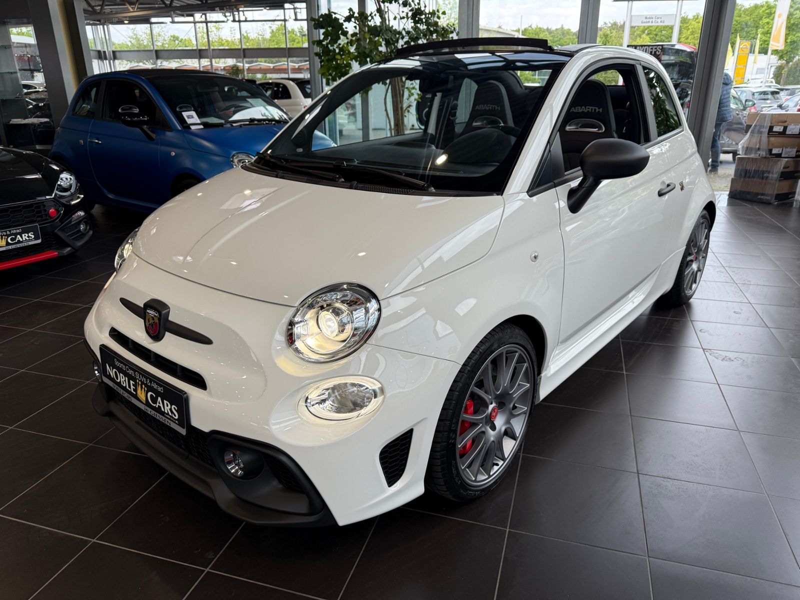 Fahrzeugabbildung Abarth 695C 695 C SHZ BEATS NAVI LEDER