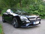 Mercedes-Benz SLC 200 AMG-Line Limited RedArt Edition - schwarze Mercedes-Benz SLC-Klasse