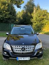 Mercedes-Benz ML 320 CDI 4MATIC / Wenig KM / TOP Zustand! - Mercedes-Benz ML 320: Cdi 4matic