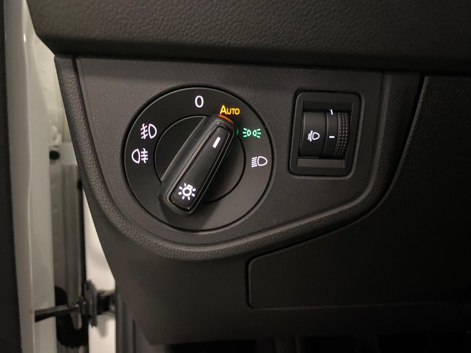 Fahrzeugabbildung Volkswagen Polo 1.0 TSI Life APP+KLIMA+KAMERA+PDC+SITZHEI++
