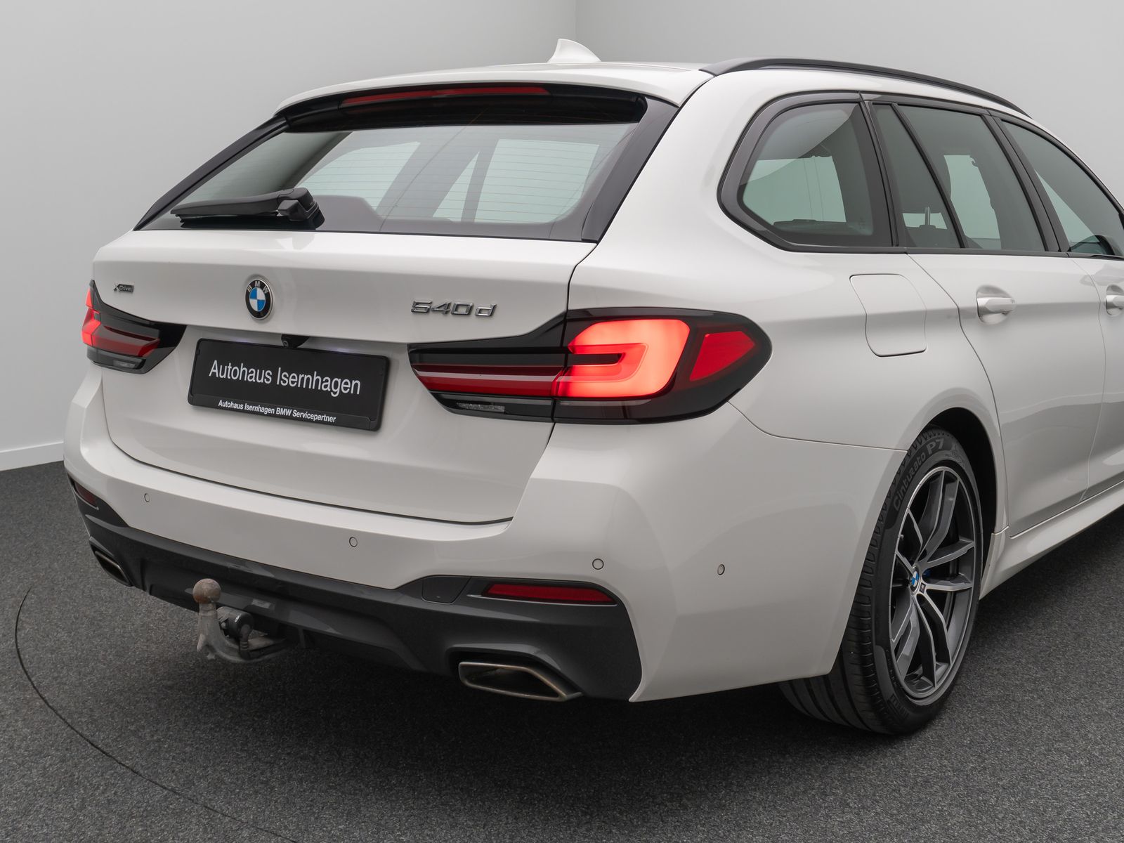 Fahrzeugabbildung BMW 540d xD M Sport Alarm AHK Kamera DAB Parkassist