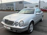 Mercedes-Benz CLK 320 ,Leder ,Rentnerfahrzeug - Mercedes-Benz 320 Gebrauchtwagen