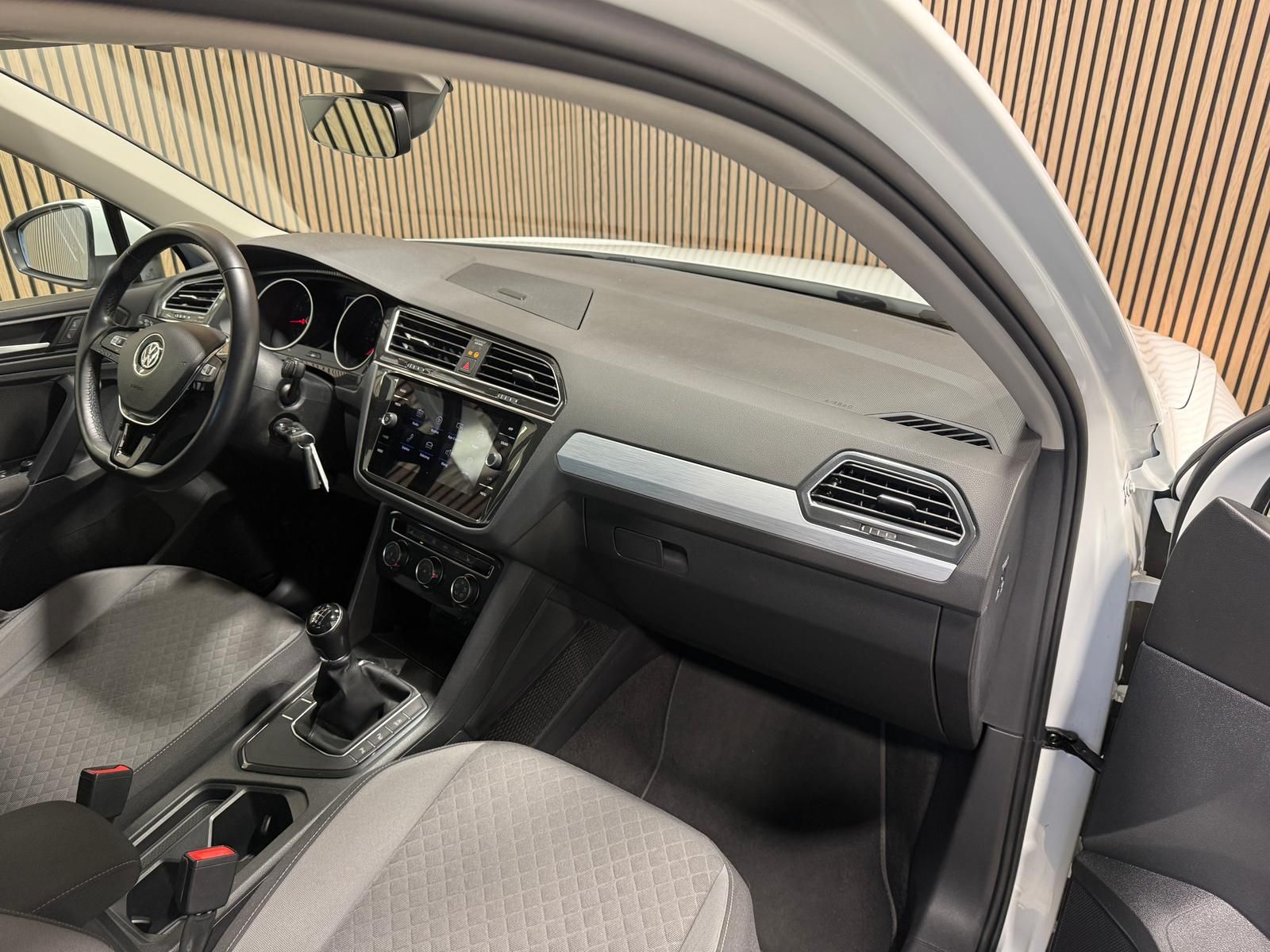 Volkswagen Tiguan 1.5 TSI Comfortline SHZ|AHK|RFK|Winter|PD foto 16
