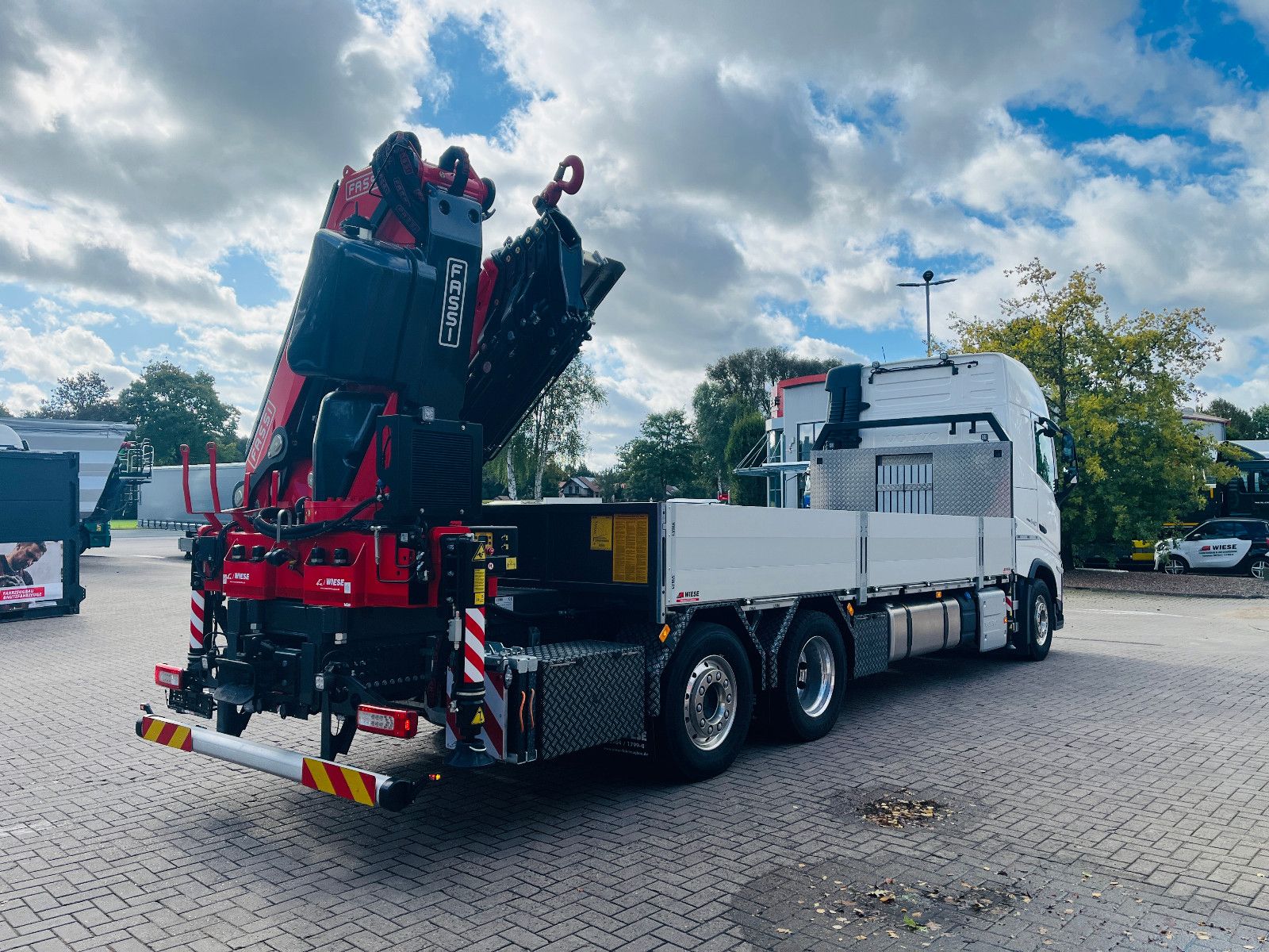 Fahrzeugabbildung Volvo FH 540 6x2 Container Fassi F545 Heck