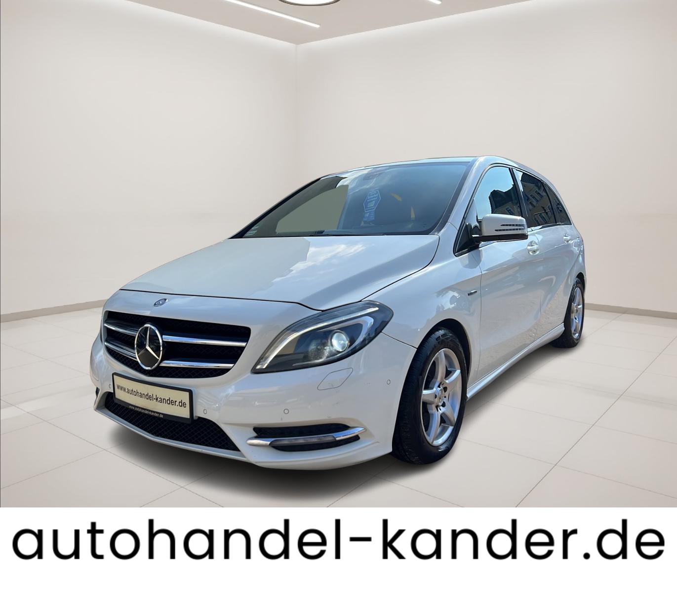 Mercedes-Benz B 180