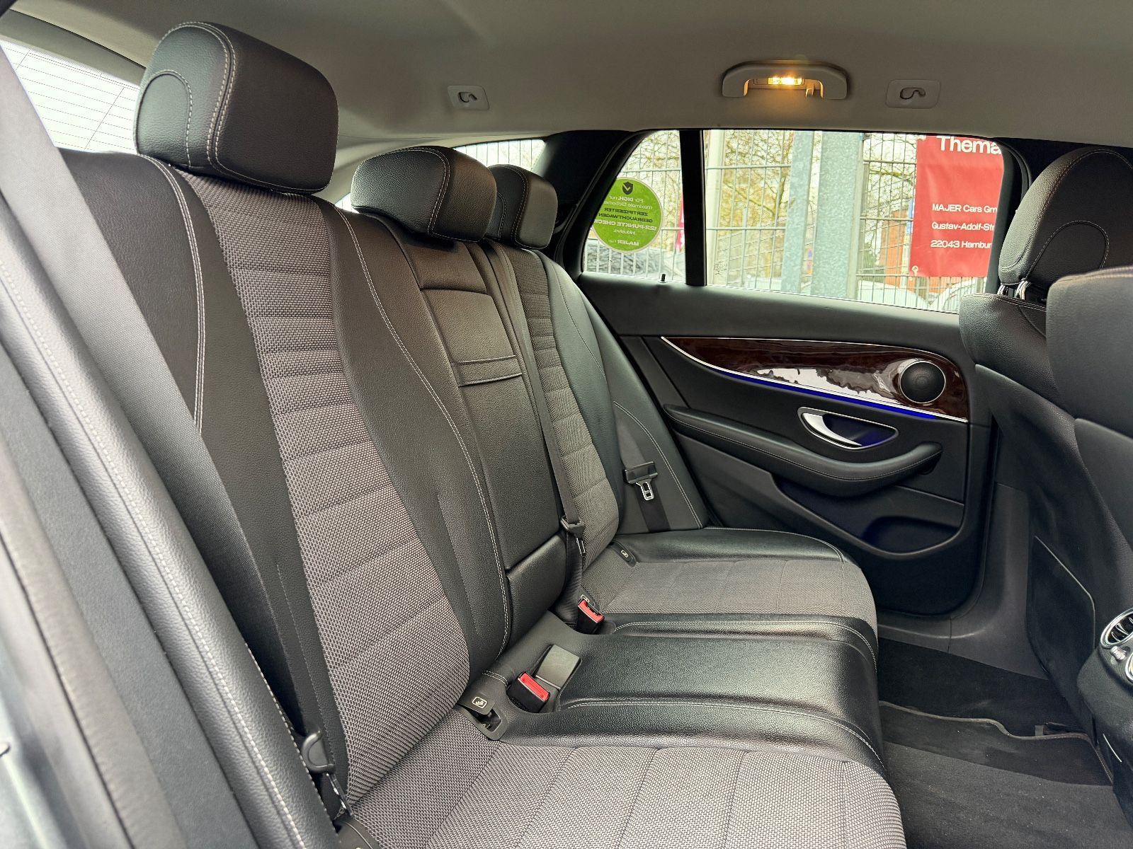 Fahrzeugabbildung Mercedes-Benz E 220d T Avantgarde LED*ACC*TEILLEDER*SHZ*AUTO