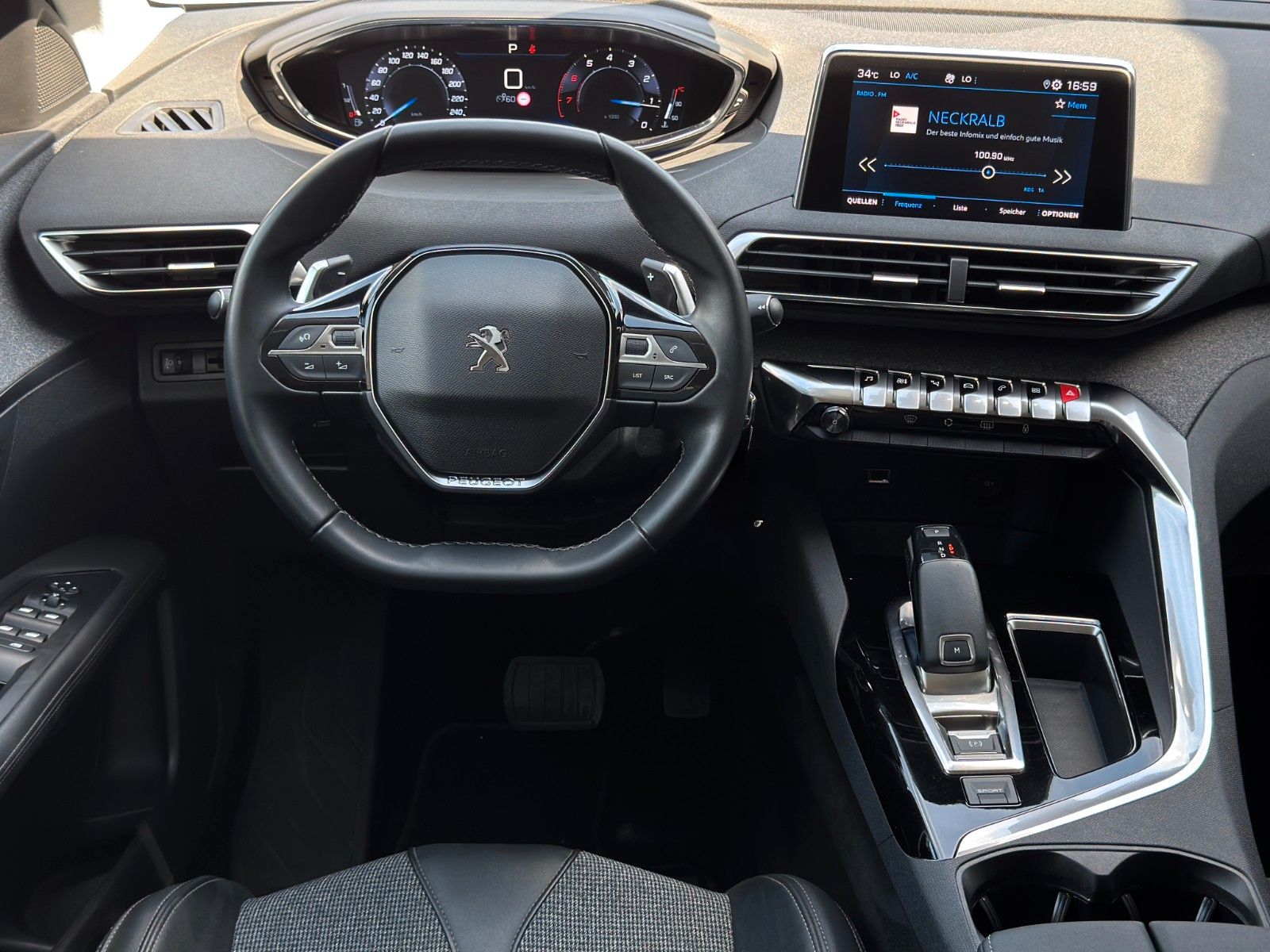 Fahrzeugabbildung Peugeot 3008 PureTech 180 Allure Tempomat PDC CarPlay