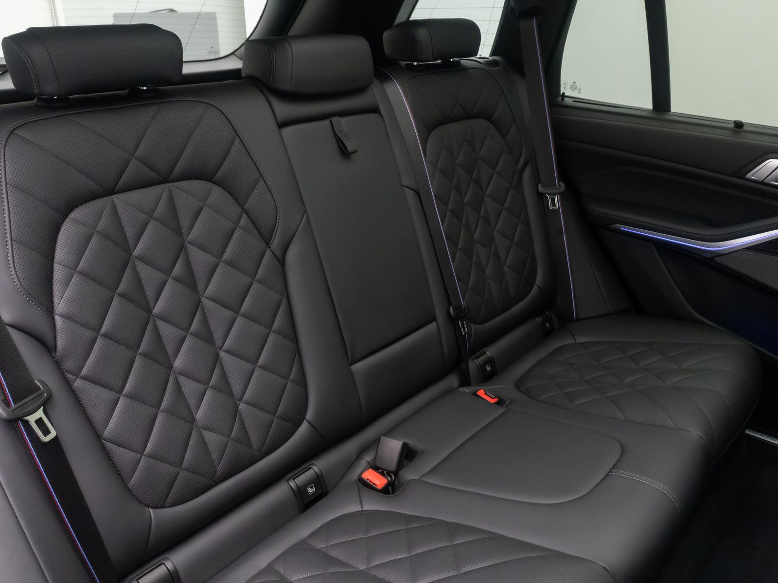 Fahrzeugabbildung BMW X5 M60i Panorama H/K DAB HUD 360&deg; Komfort 22Zoll