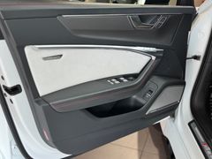 AUDI RS6 4.0 TFSI*EXCLUSIVE*PANO*MASSAGE*B&O*AHK*HEAD