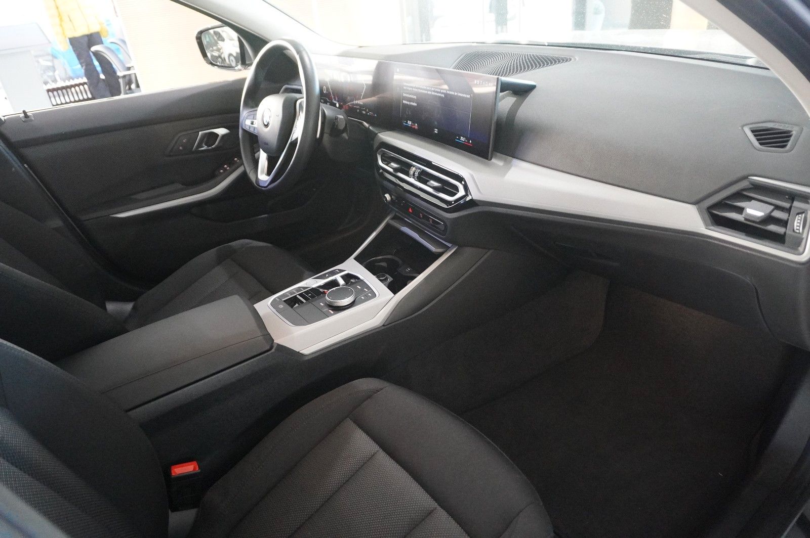 Fahrzeugabbildung BMW 320D TOURING X-DRIVE NAVI/LED/VIRTU./SHZ/DAB+