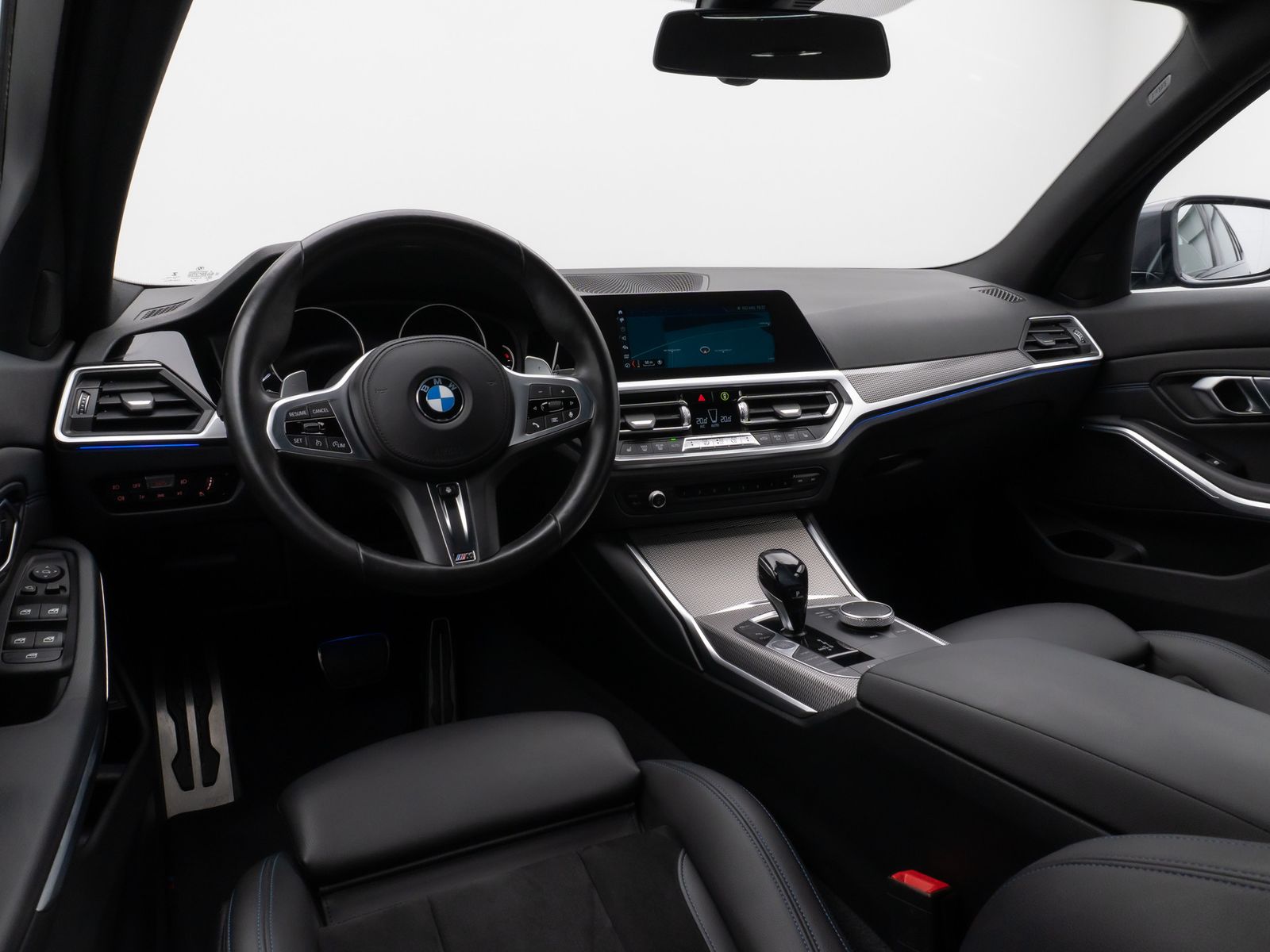 Fahrzeugabbildung BMW 330d M Sport HiFi Lenkradheiz AHK Komfort 18Zoll