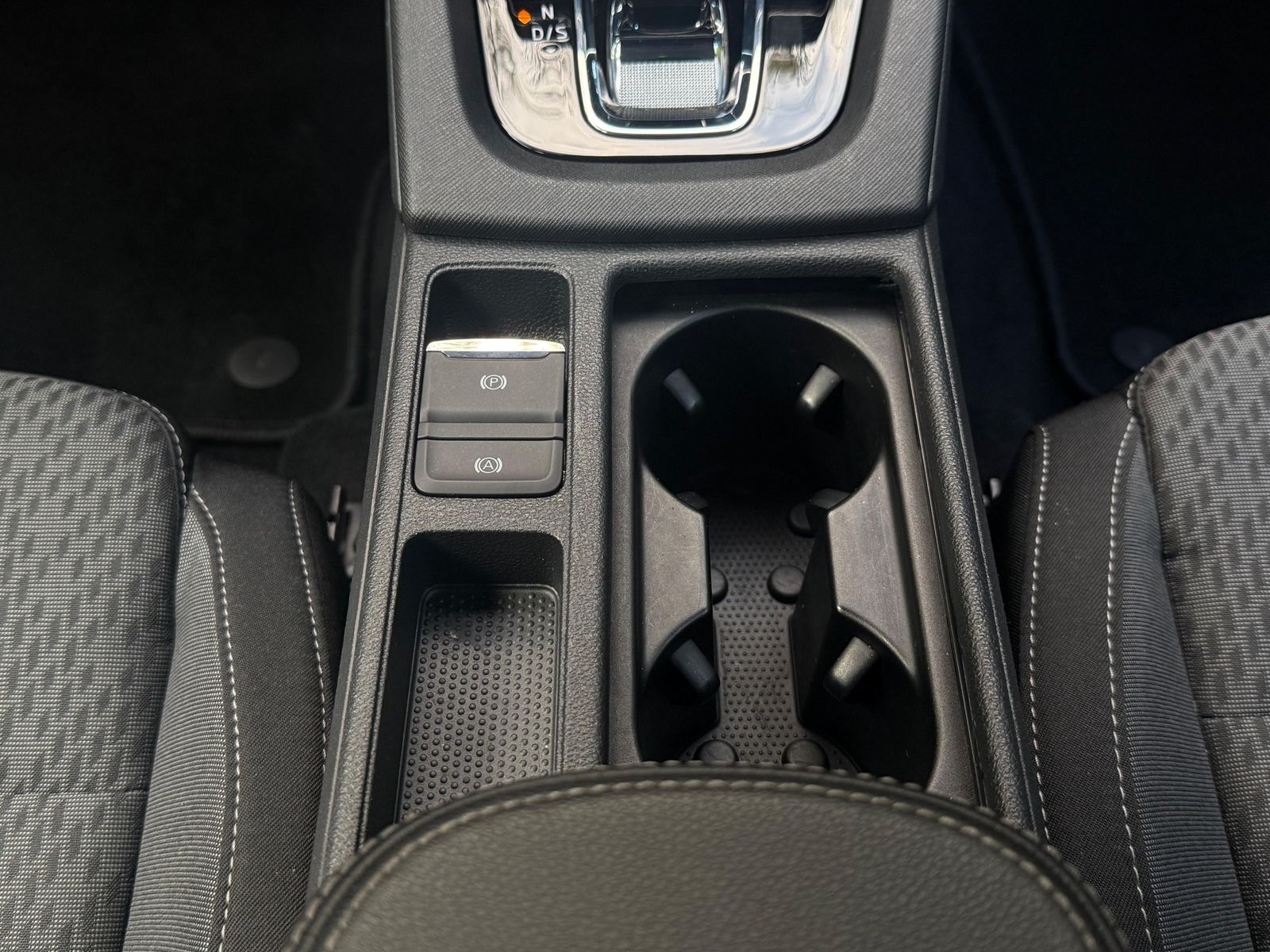 Fahrzeugabbildung SKODA Octavia 2.0 TDI DSG Style LED+KAM+SHZ+AMBI+CARPL