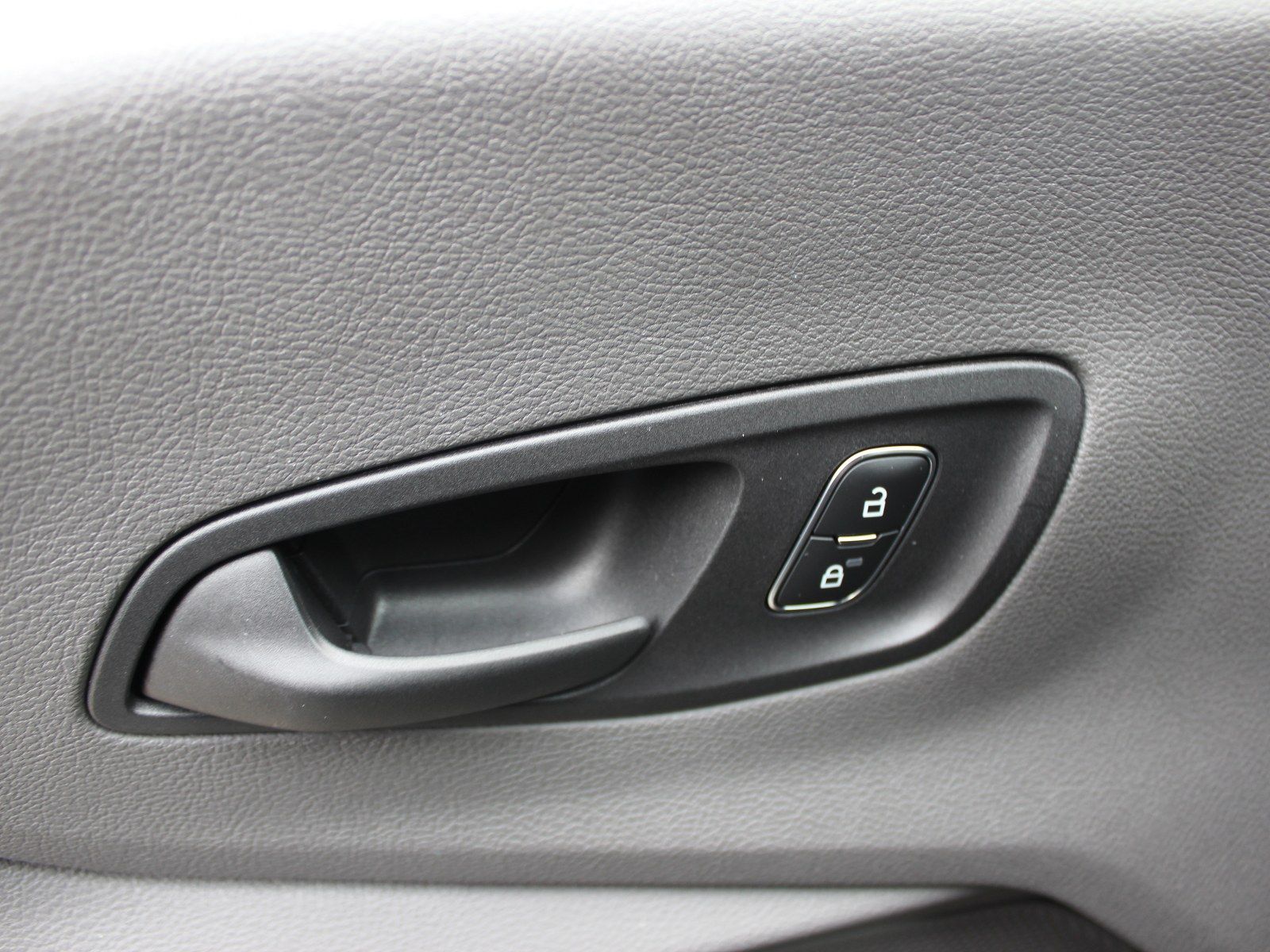 Fahrzeugabbildung Ford Transit 330 L2 Trend 2,0 TDCi DPF Mild-Hybrid