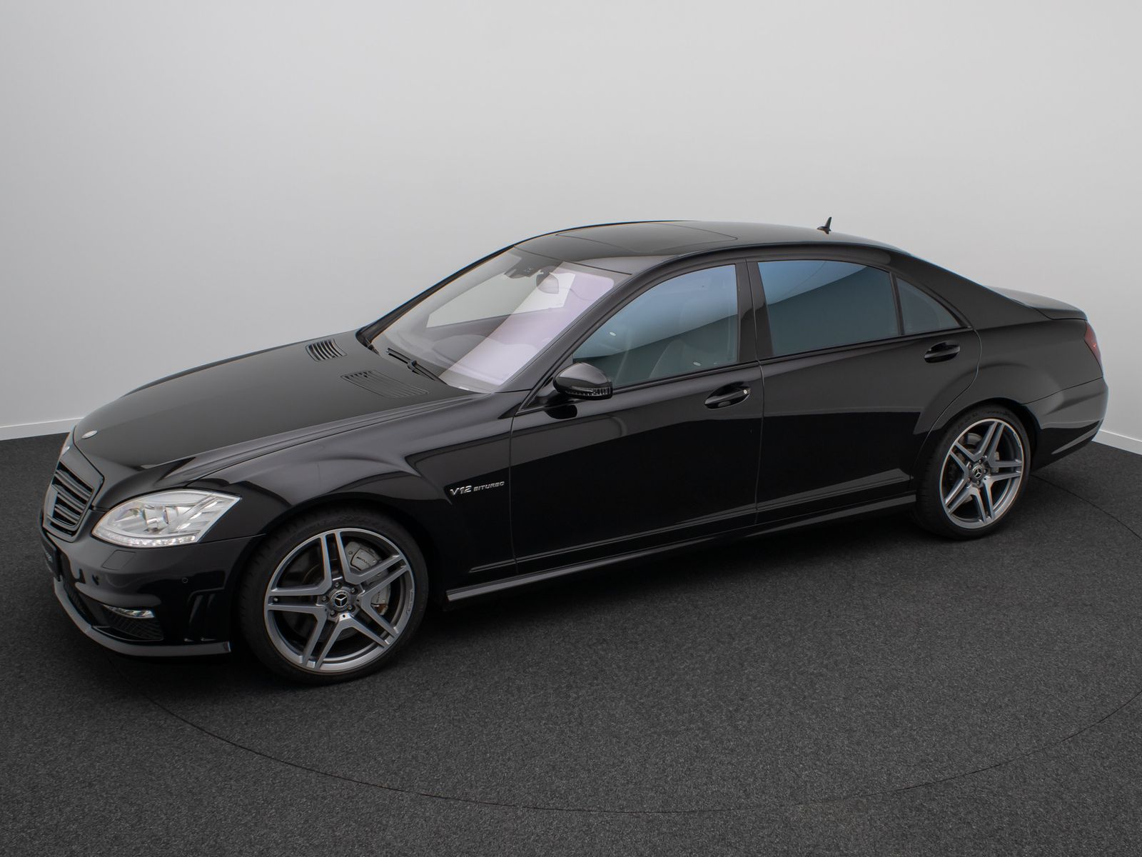 Fahrzeugabbildung Mercedes-Benz S 65 AMG Long Massage BiXenon Kamera GSD 20"Voll