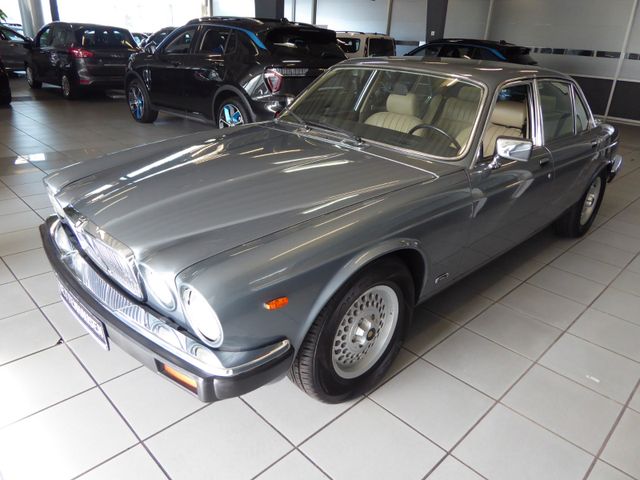 Jaguar XJ12 Sovereign V12