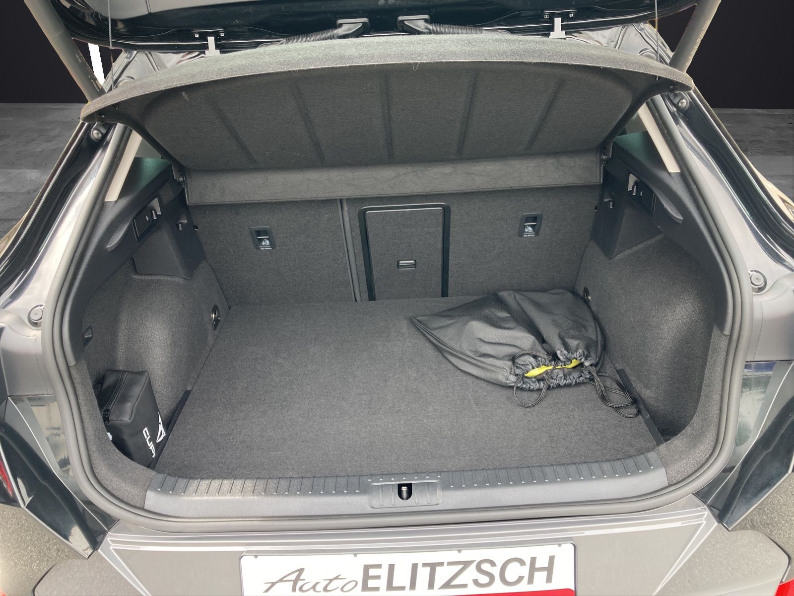 Fahrzeugabbildung CUPRA Formentor e-Hybrid DSG LED AHK ACC RFK SH 18"