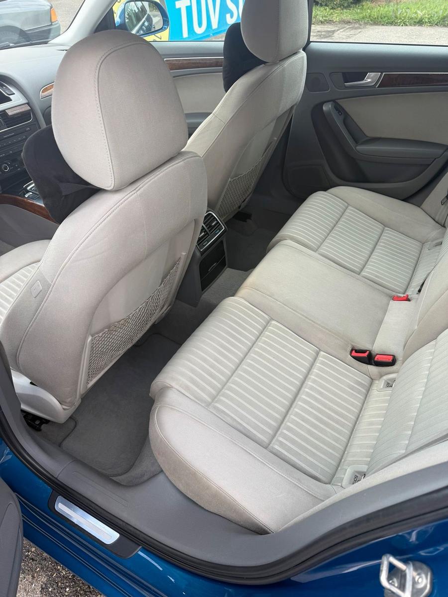 Audi A4 2010 — photo 5