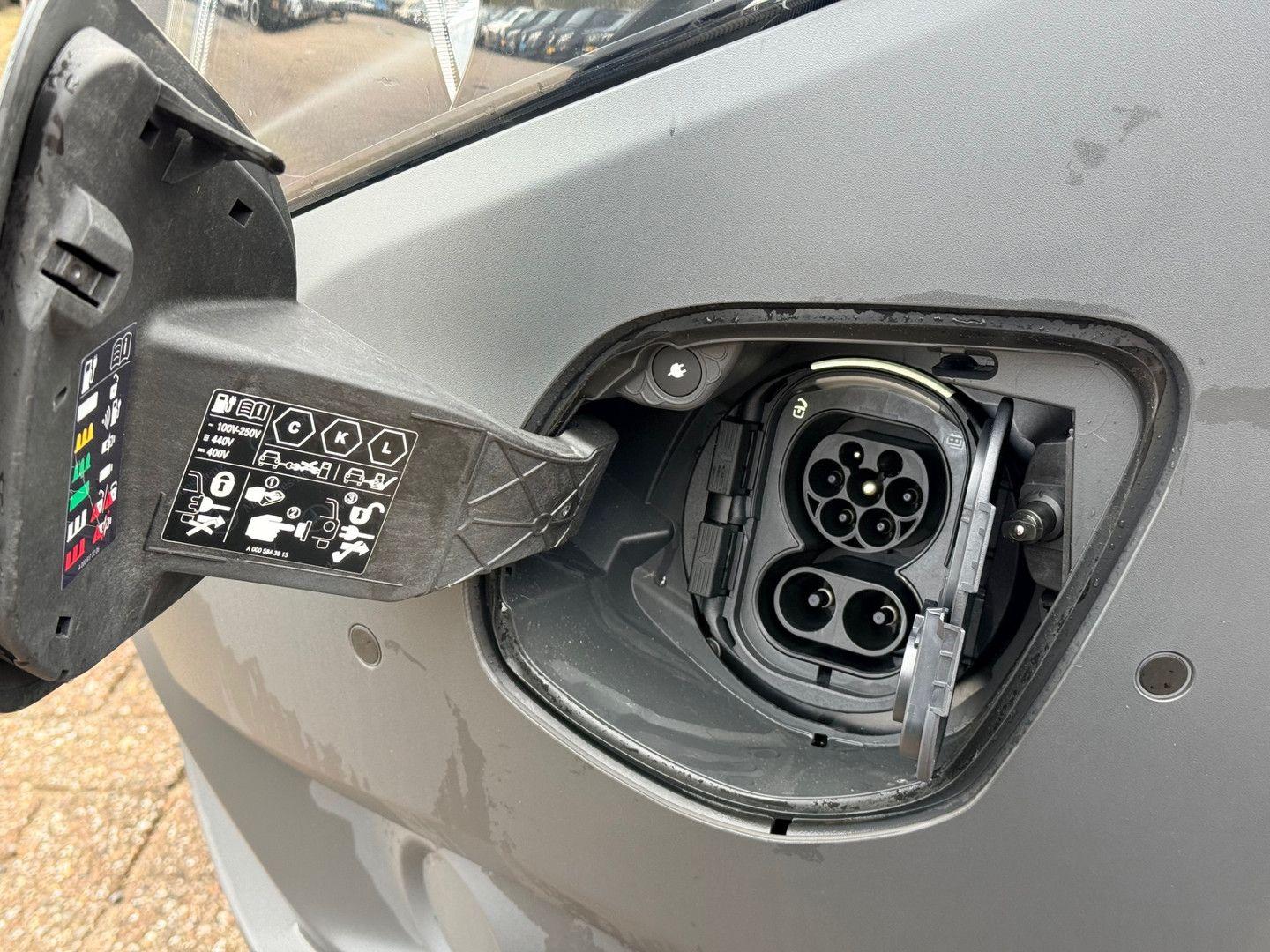 Mercedes-Benz eVito 66 kWh 261 km WLTP Snelladen - L2 Lang - A
