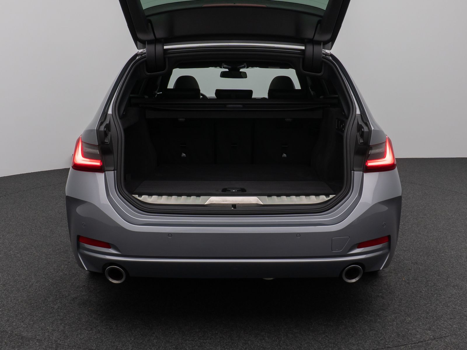 Fahrzeugabbildung BMW 330e Panorama Kamera HUD DAB HiFi AHK Sport Lede