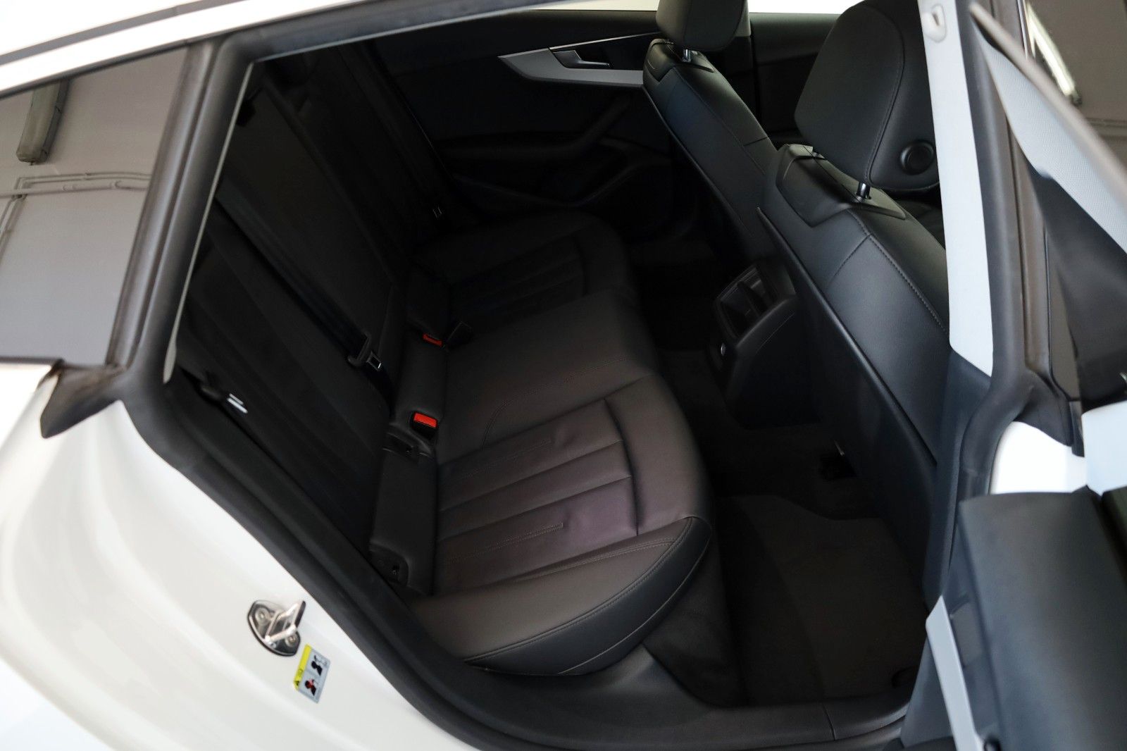 Fahrzeugabbildung Audi A5 Sportback 40 TFSI S line, Leder, Kamera, AHK