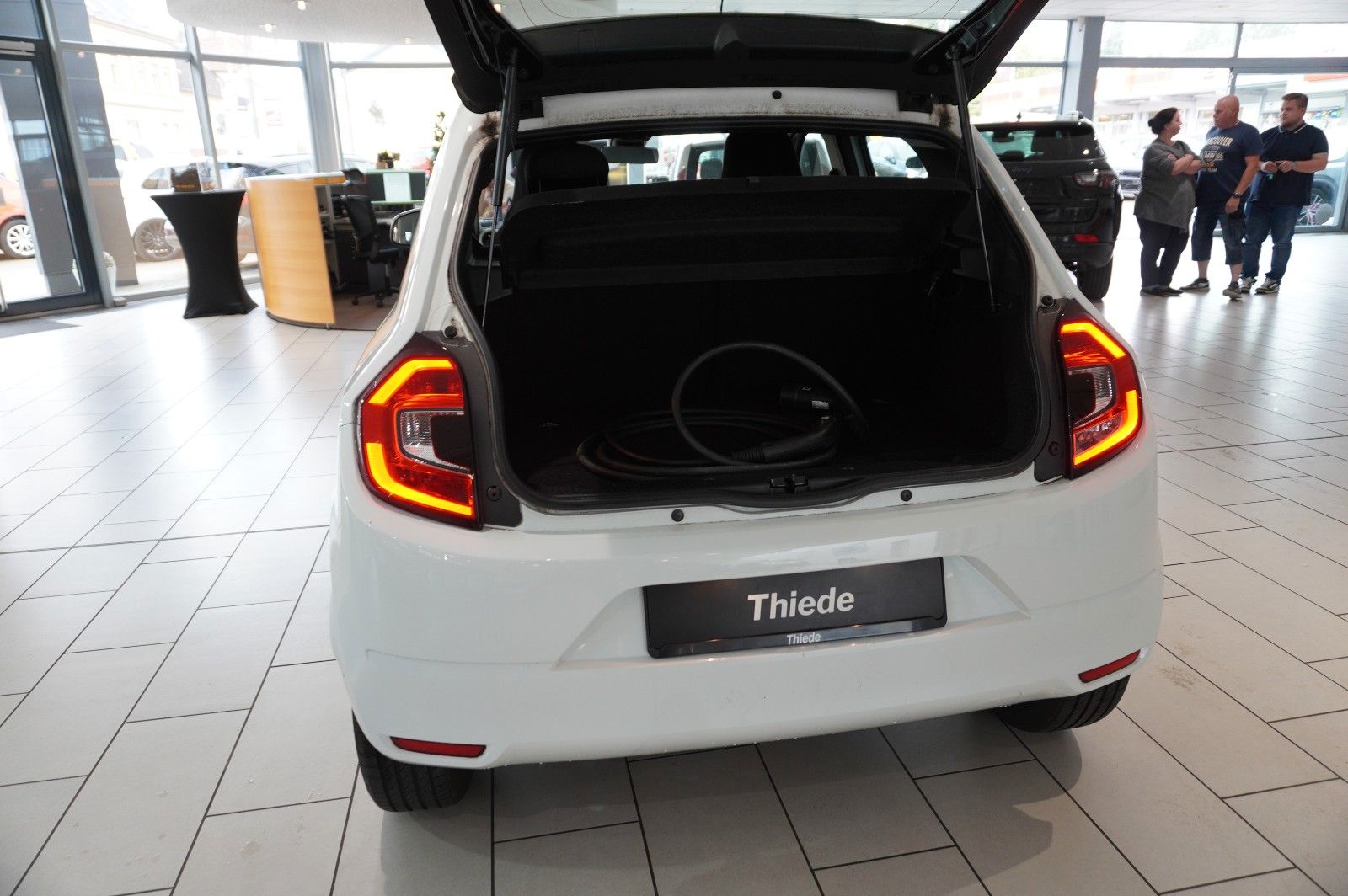 Fahrzeugabbildung Renault Twingo Equilibre Electric 22KWH NAVI/LED/DAB+