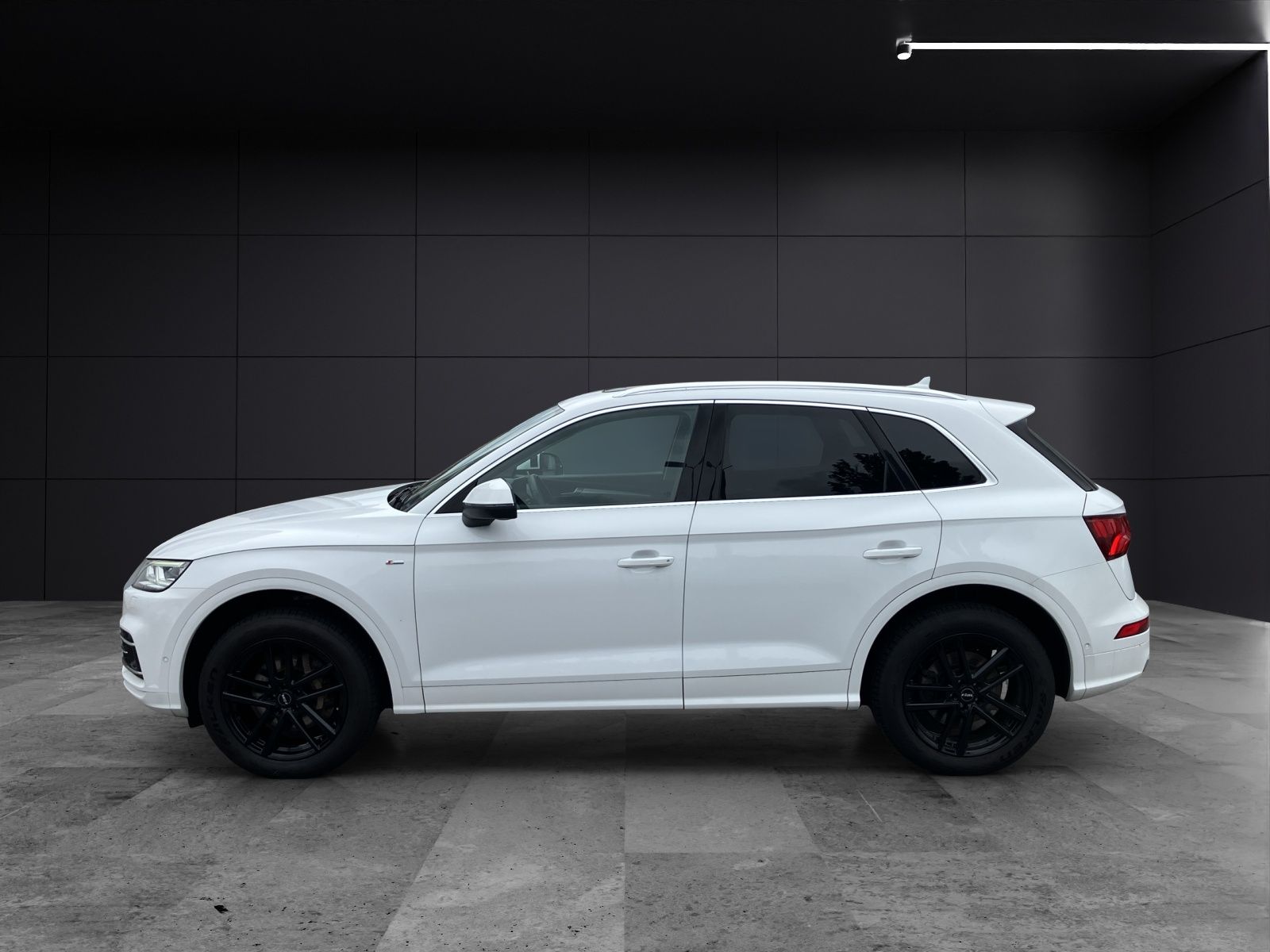 Fahrzeugabbildung Audi Q5 40 TDI quattro S-Line Matrix Navi ACC STHZ SH