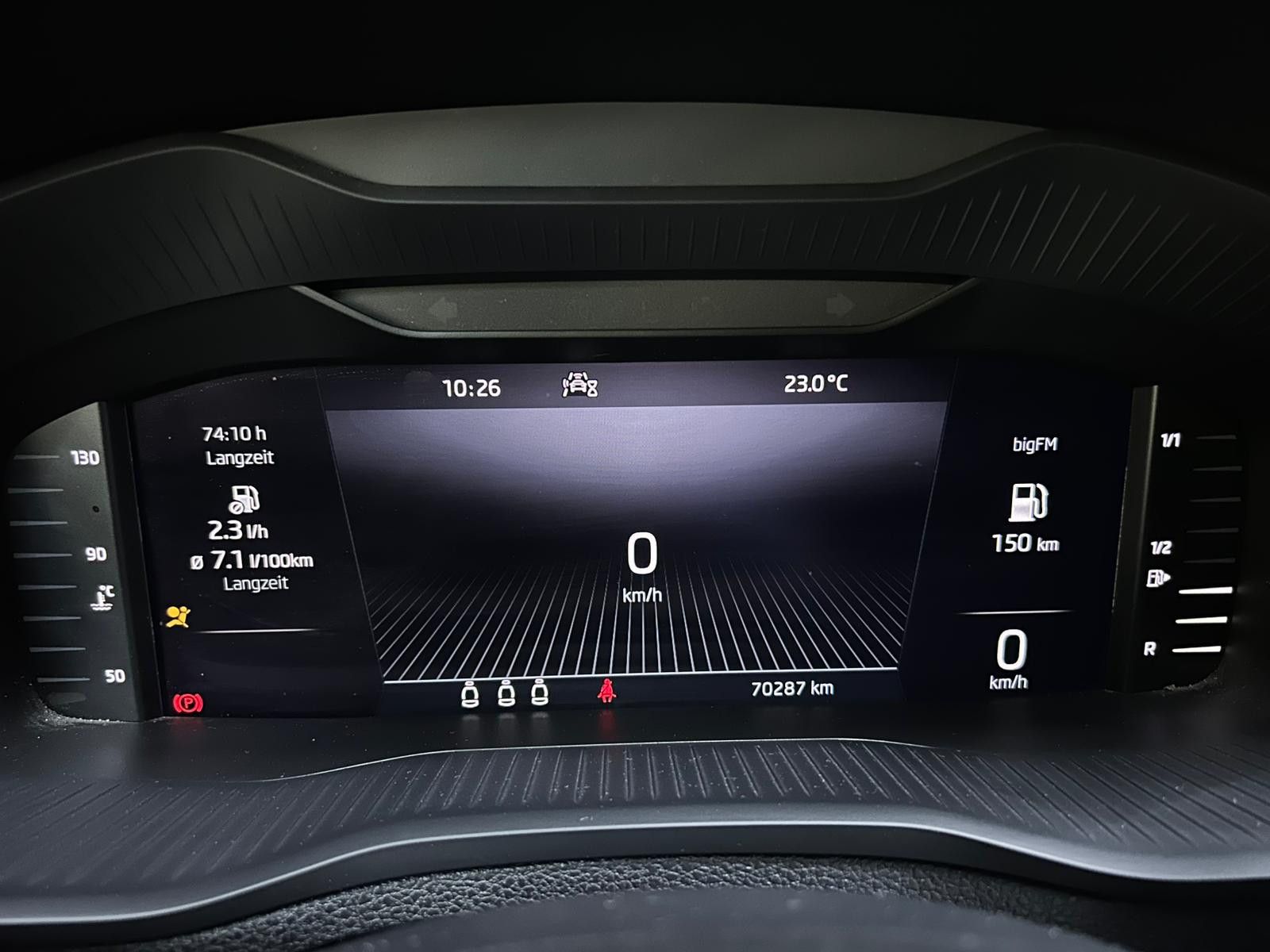 Fahrzeugabbildung SKODA Karoq 1.5 TSI Ambit Sport DESIGN+VIRTU+KAM+LED+