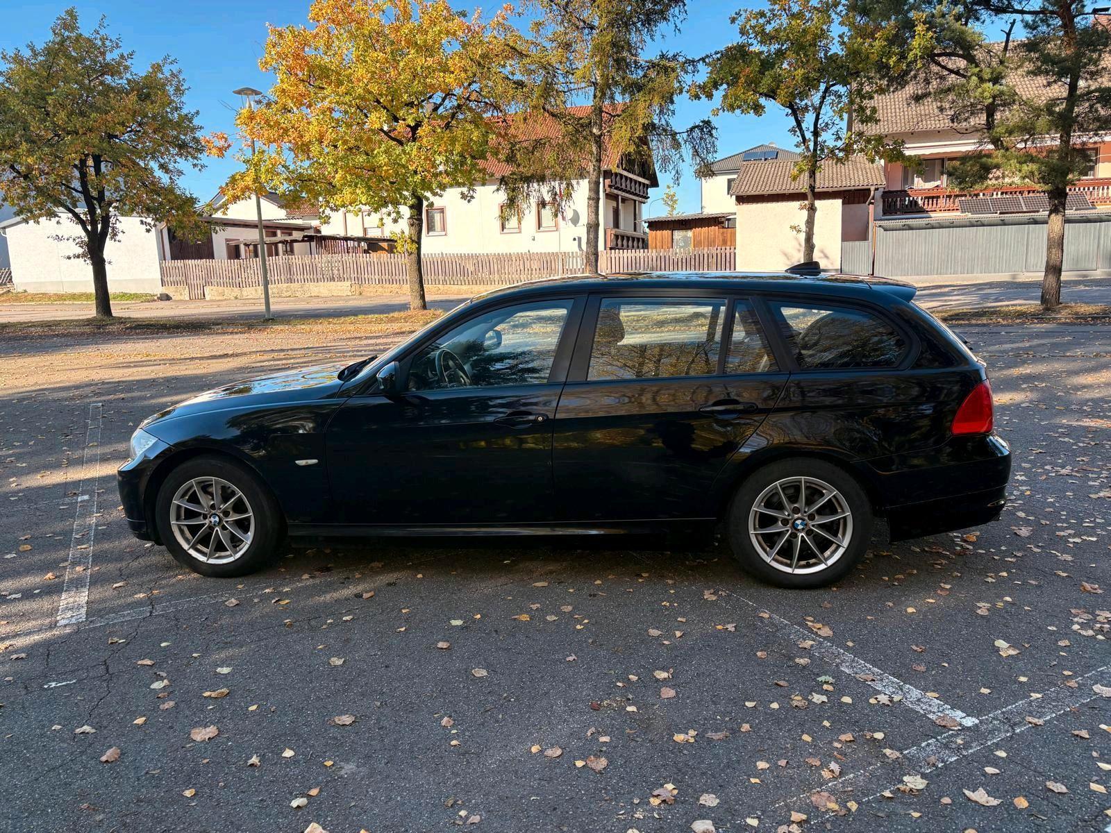 BMW 318 2010 — photo 8