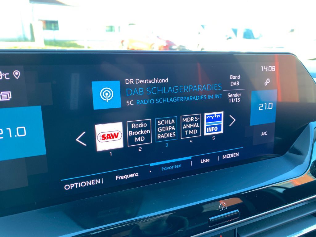 Fahrzeugabbildung Citroën C4 PureTech 130 S&S EAT8 SHINE *Sitzh. vorn*