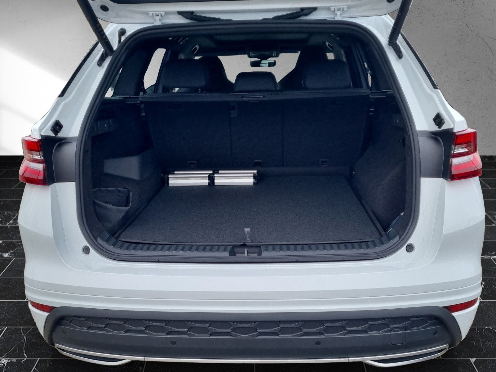 Fahrzeugabbildung SKODA Kodiaq Sportline 2.0 TDI DSG PANO AHK Licht-Info