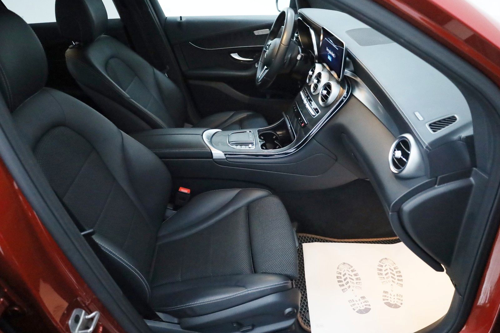 Fahrzeugabbildung Mercedes-Benz GLC 300d 4M AMG Line TLeder,Navi,LED,Panorama,SH