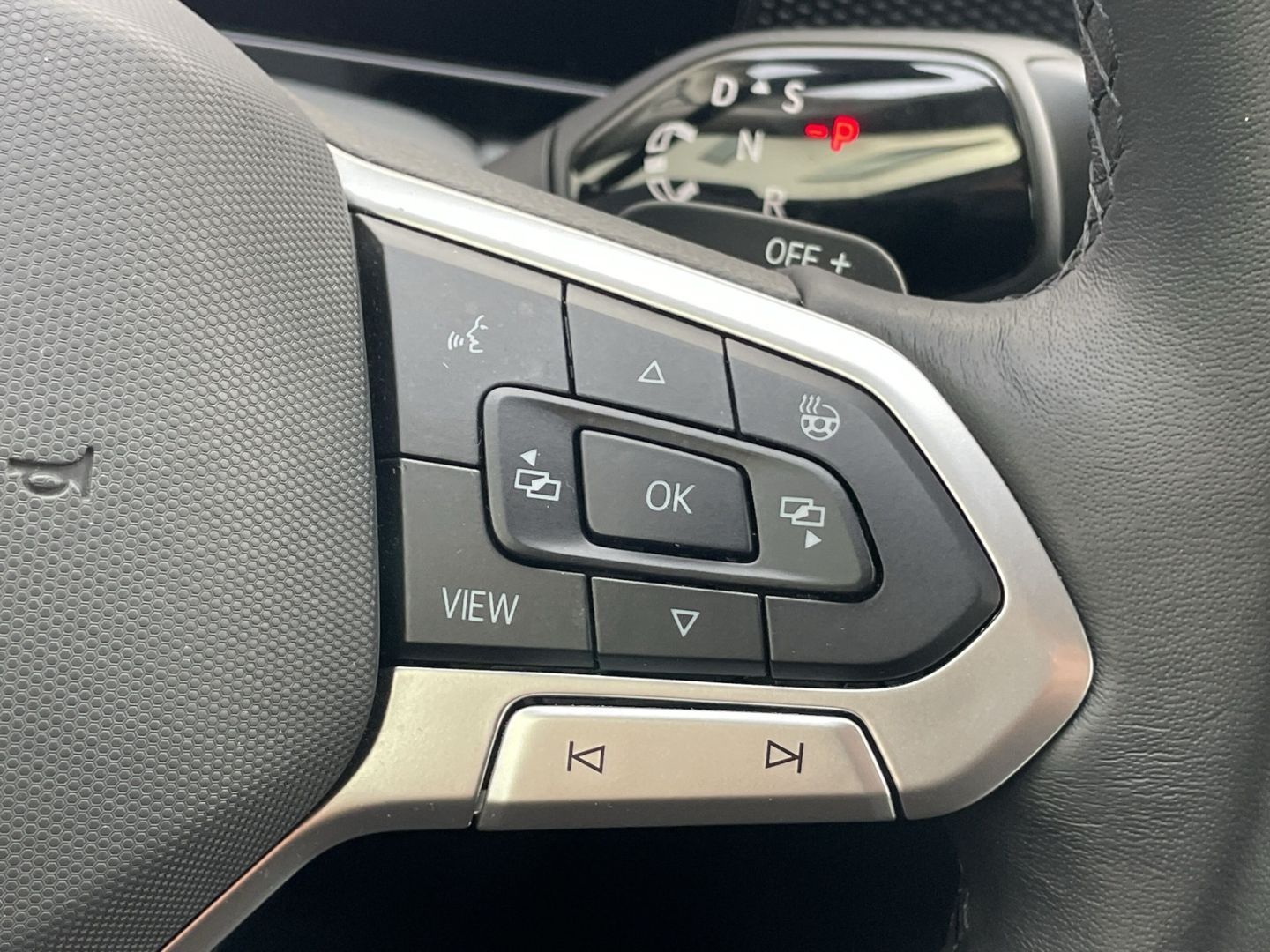 Passat Variant 1.5 eTSI Business AHK/360°Kamera