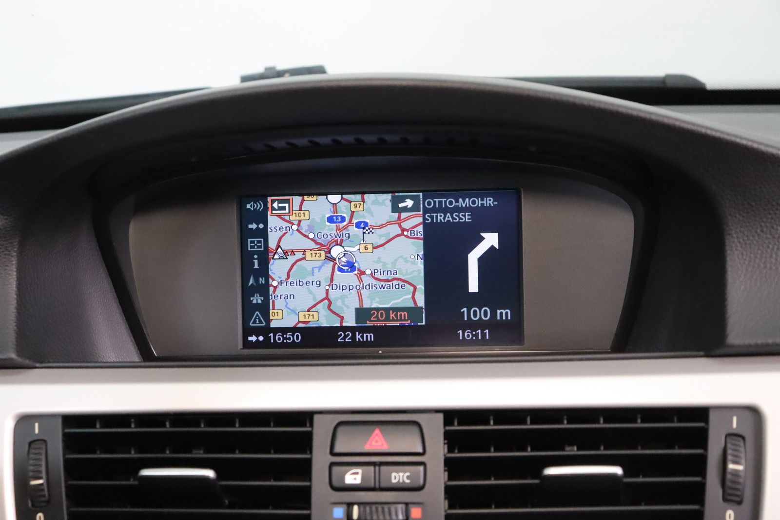 Fahrzeugabbildung BMW 320i touring * Sitzhzg. * Navi