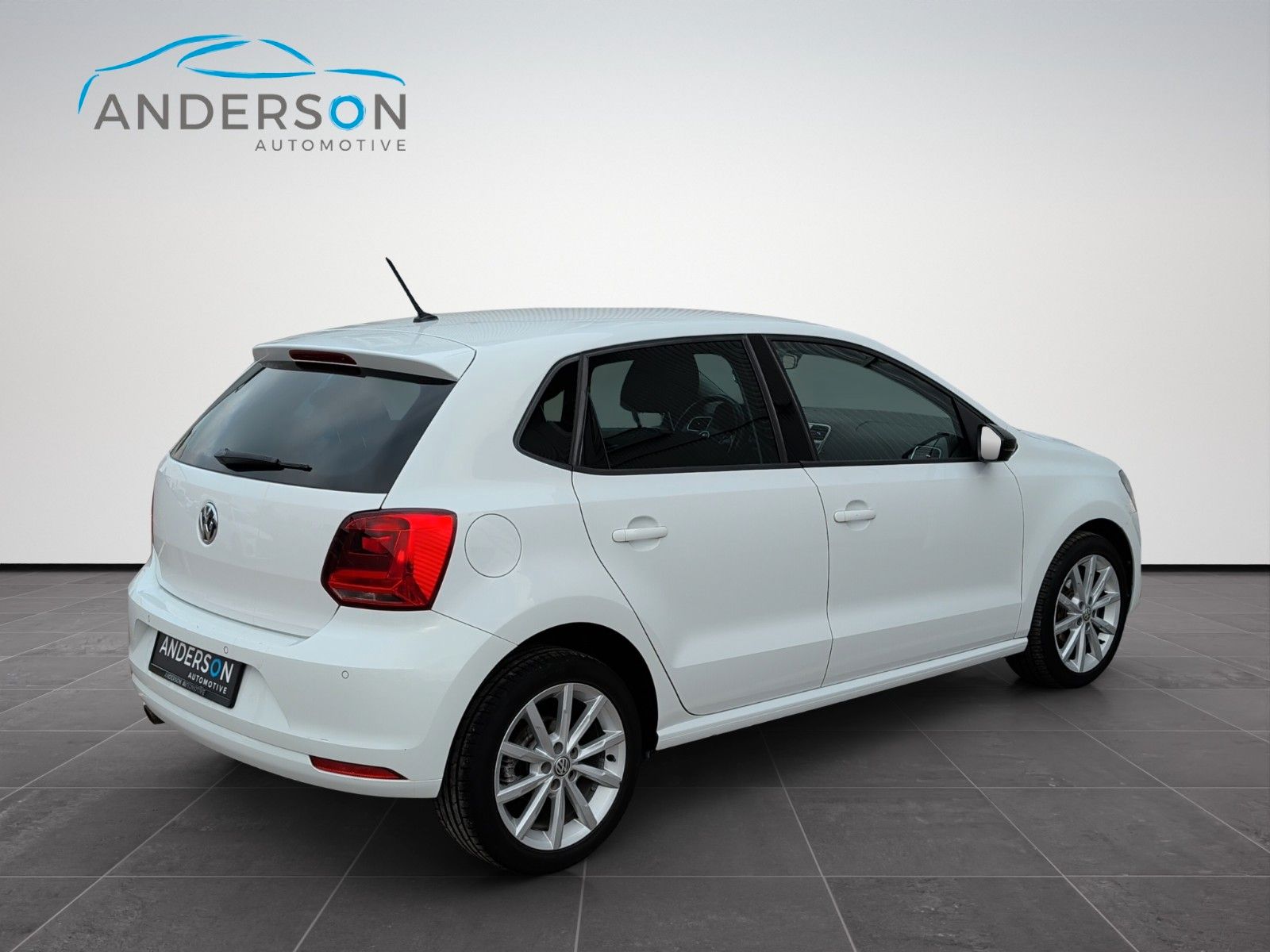 Fahrzeugabbildung Volkswagen POLO 1.2 TSI HIGHL DSG TEL APP KLIMAAUT 16" GRA