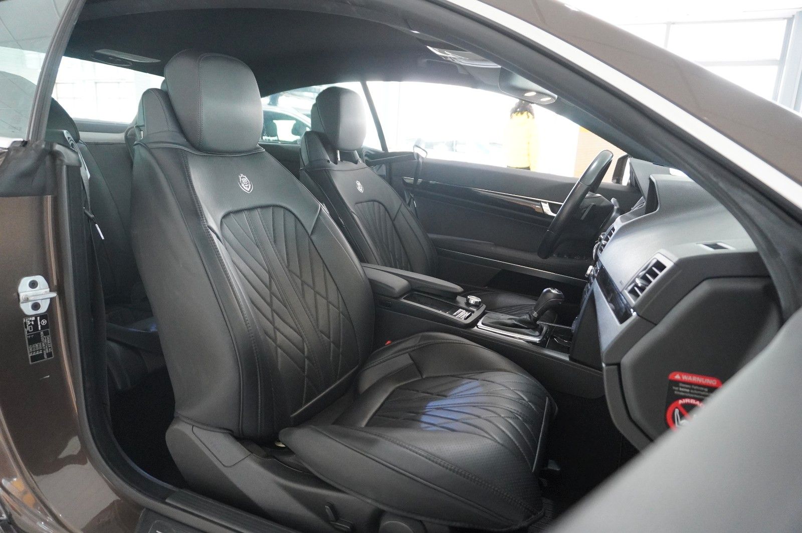 Fahrzeugabbildung Mercedes-Benz E 200 COUPE AVAMTGRADE NAVI/SHZ/SPORT/PDC/TEMP.
