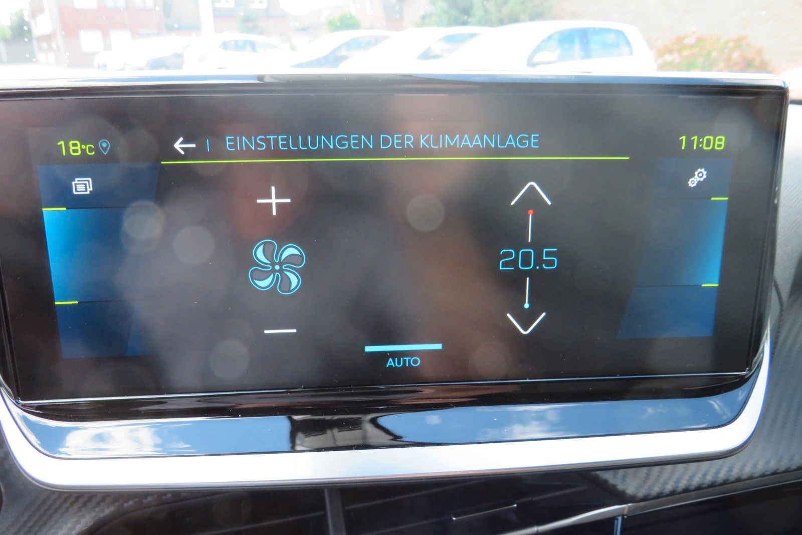 Fahrzeugabbildung Peugeot 2008 e- Allure Pack NAVI KAMERA ACC PDC SITZH 1H