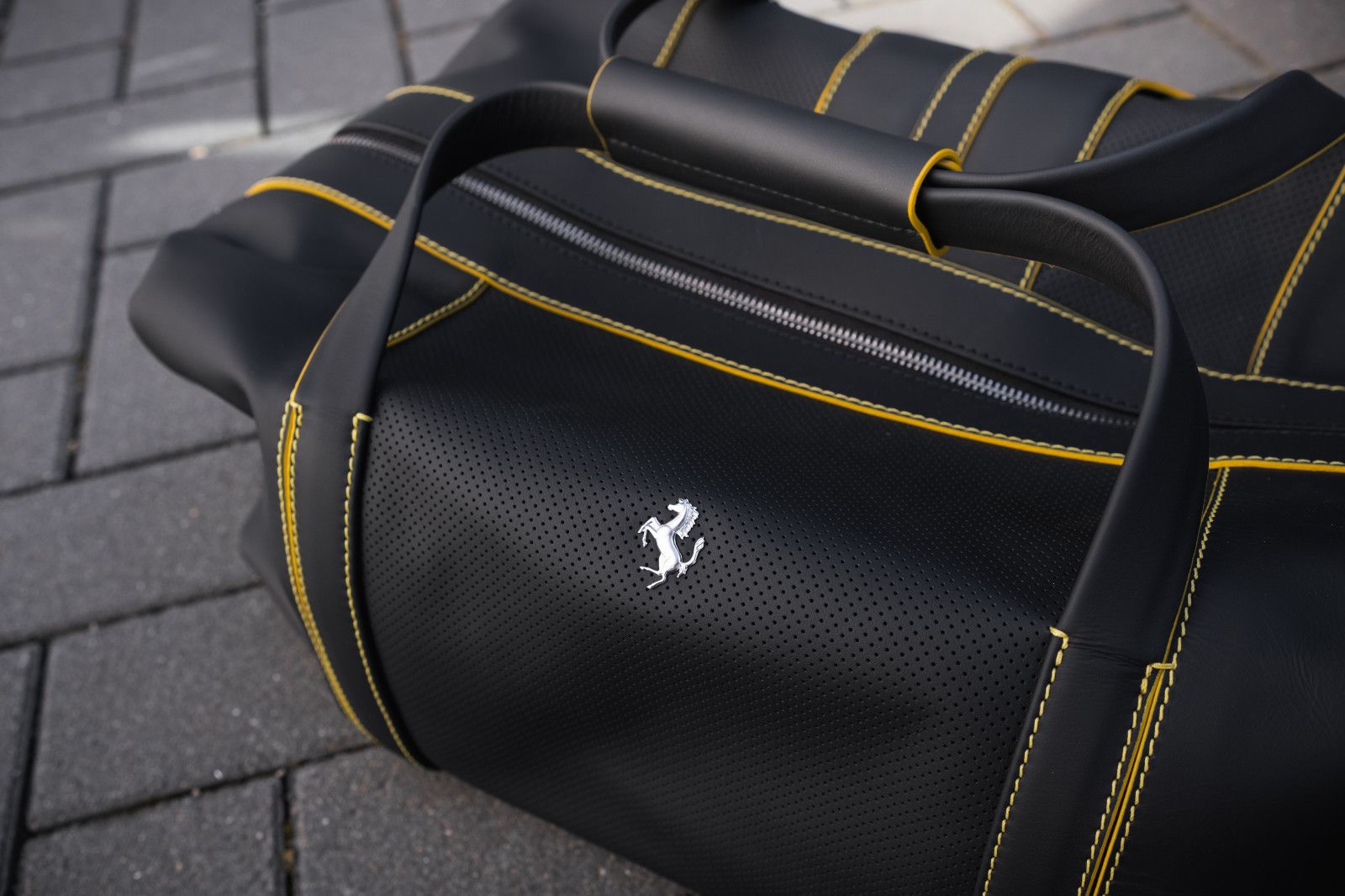 Fahrzeugabbildung Ferrari 812 Superfast-Garantie-Lift-ohne OPF-Kofferset