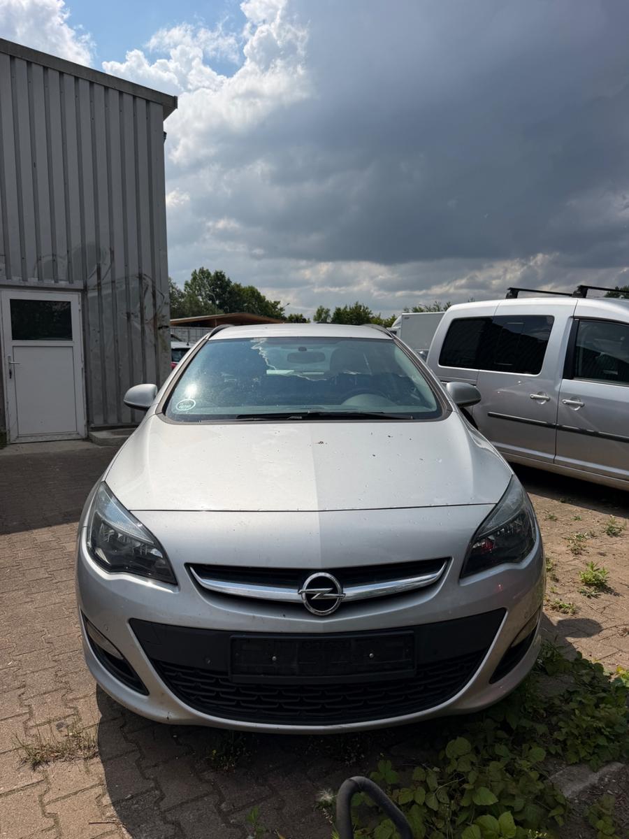 Opel Astra J Sports Tourer Edition