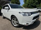 Mitsubishi Outlander Intense Premium  4WD °7Sitze/Leder/Nav - Mitsubishi Outlander Intense mit Diesel-Antrieb