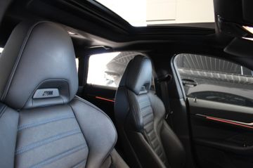 Fahrzeugabbildung BMW M440 i xDrive Gran Coupe M Sitze 19" Laser